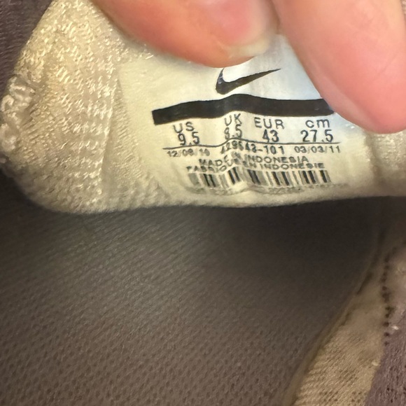 RARE NIKE Air Men’s SZ 9.5 Retaliation TR 2 Vintage Red Black White Running Shoe - Picture 6 of 16